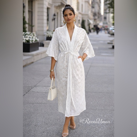 BCBGMaxAzria Dresses & Skirts - BCBGMAXAZRIA White Eyelet Cotton Wrap Kimono Dress – New Without Tags